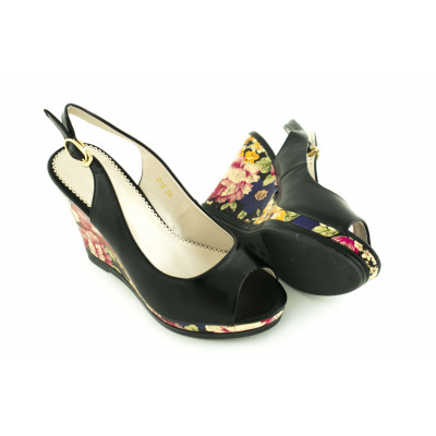 Босоножки Loretta